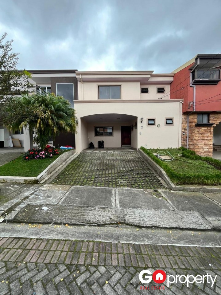 Venta de casa en condominio en Curridabat