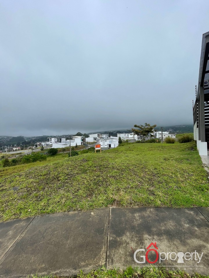 Venta de Lote en Condominio en Cartago