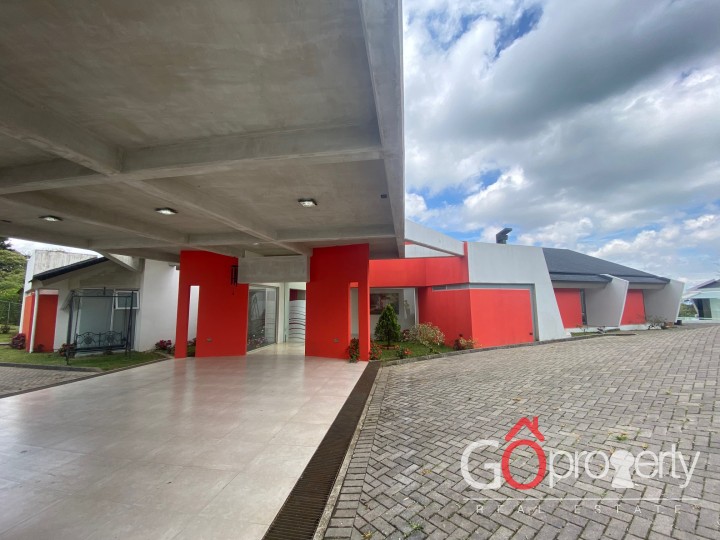 Venta de casa de lujo en San Isidro de Coronado, San José