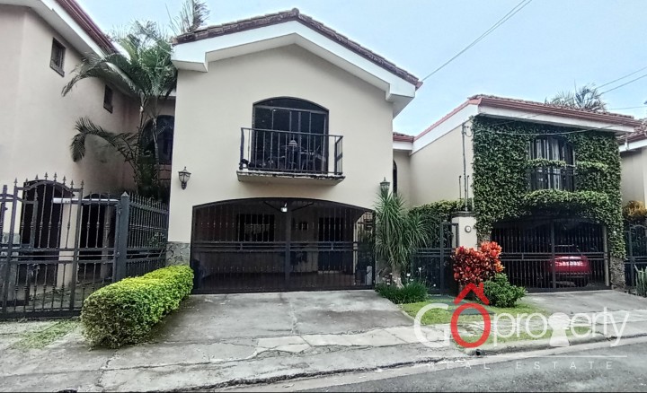 Venta de Casa en Residencial Omega en Tres Ríos